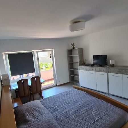 Ferienwohnung Mit Balkon In Krumpendorf Eksteriør billede